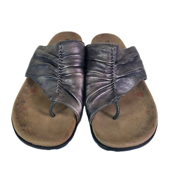 Taos Gift 2 Sandals Women Sz 8 Slip On Thong Gray Leather Casual Metallic Pewter - Picture 1 of 7